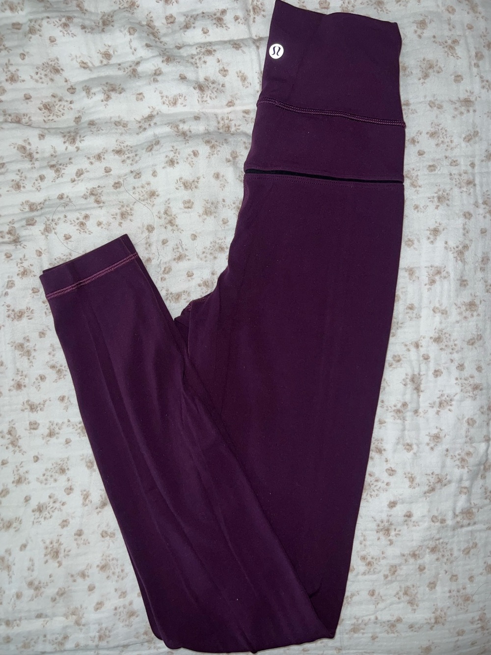 LULULEMON - PURPLE ATHLETIC LEGGINGS